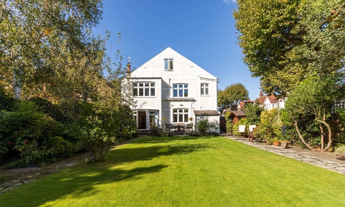Kew House | Classic by Kew Gardens, by Veeve