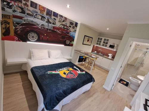 Santo da Serra Apartment | Classic Car House
