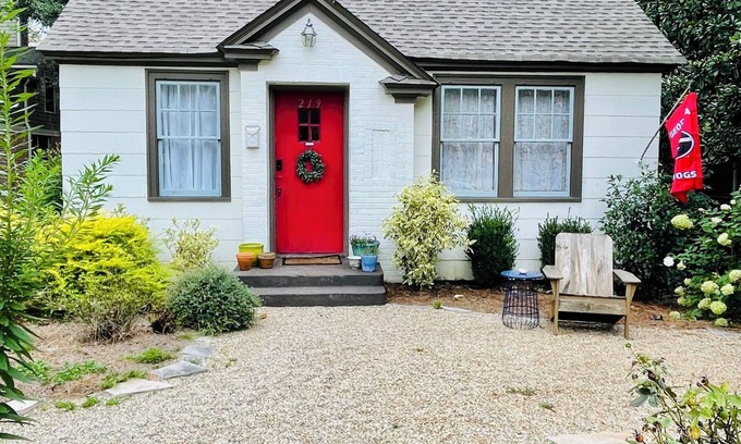Athens Cottage | Classic City Cottage: Walk to 5 Points/UGA/Stadium