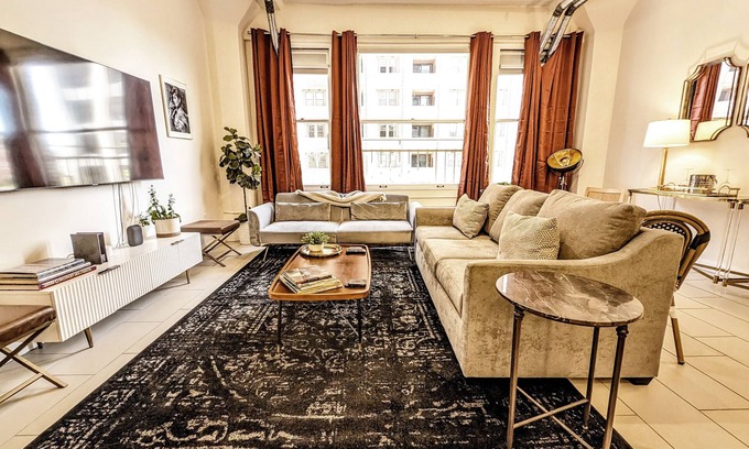 Historic Core Condo | Classic DTLA Glamour Loft w/Rooftop Pool, 360° Views + Parking