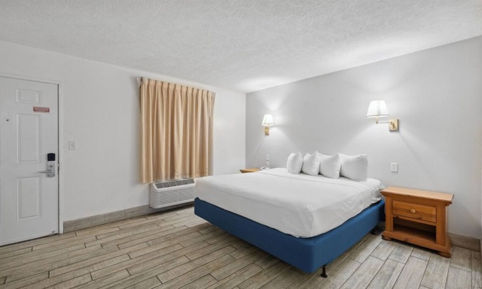 Panama City Beach Hotel | Classic King at Holiday Terrace Beachfront Hotel, Pets Allowed, Free Parking!