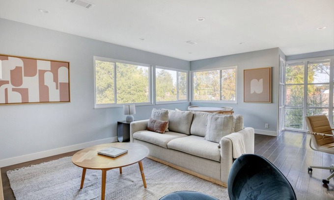 Downtown Apartment | Classic Menlo Park 2BR w/A/C & W/D, close to Tech HQs, by Blueground
