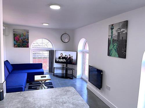 Smethwick Apartment | Classic Nest-Sleeps 6-Free Parking-High Speed WiFi