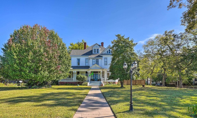 Fairfield Historic District Apartment | Classic Shreveport Retreat ~ 3 Mi to Dtwn!