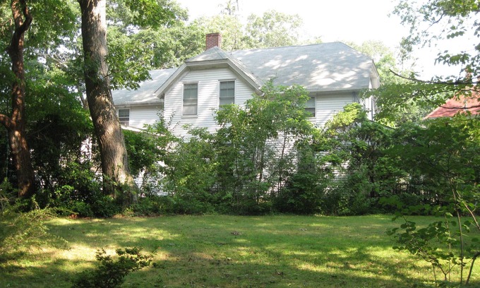 Vineyard Haven House | Classic Vineyard Home with Private Beach Access