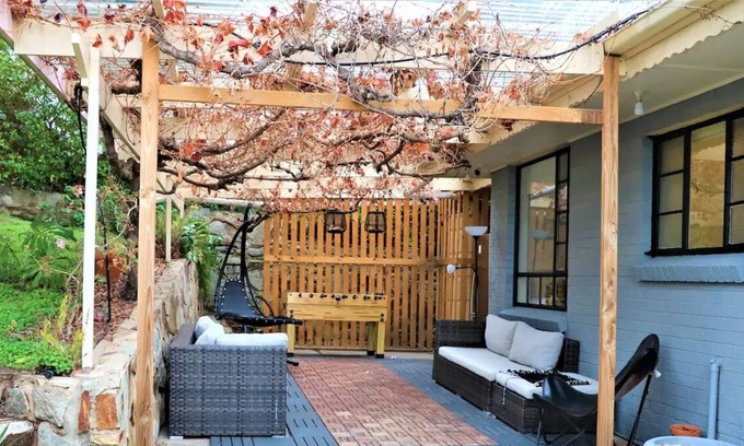 Bellevue Heights House | Classy bungalow in Adelaide/wineries/beaches/hills/national