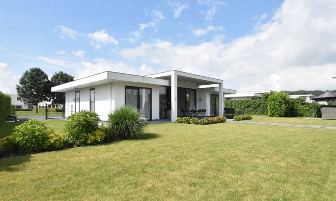 Zeewolde House | Classy Harderwijk is an attractive and fully furnished villa, equipped with all amenities and luxury.