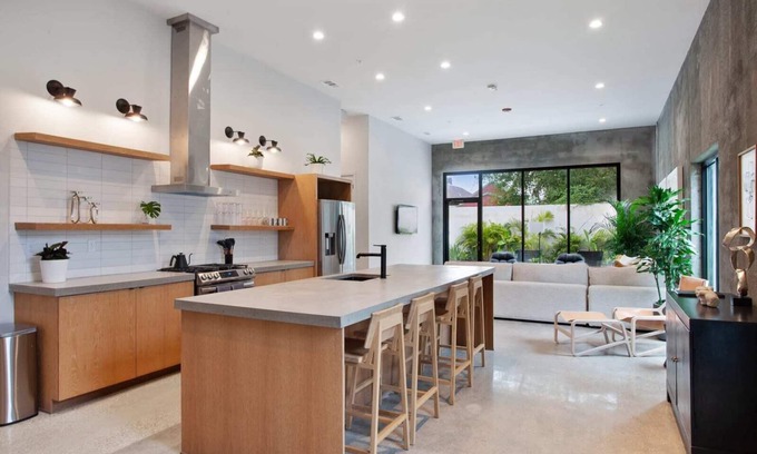 South 7th Ward Bed & Breakfast | Claudia Hotel - Sense of Calm and Relaxation, Walking Distance