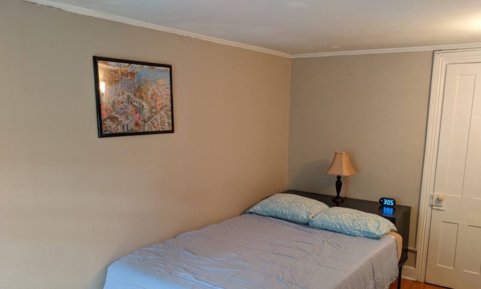 Skillman Apartment | Clean and