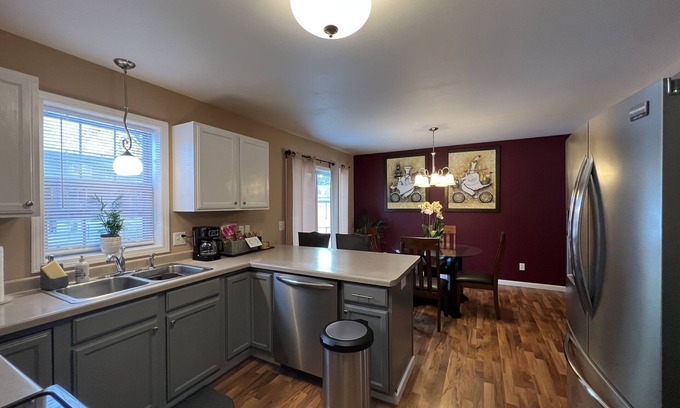 Wausau House | "Clean & Cozy Home"- 7 min from Granite Peak Ski Area, Rib Mountain!