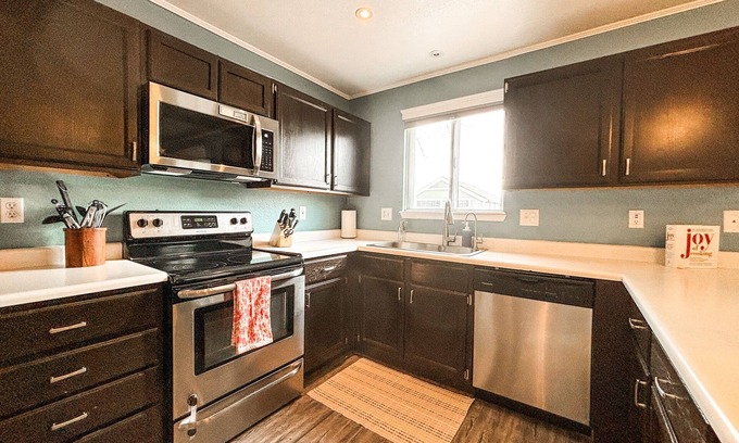 Colorado Springs House | Clean Family-Friendly 3BR 10 min from Peterson SFB