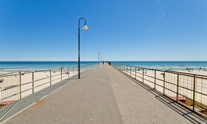 Glenelg Apartment | Clean spacious unit