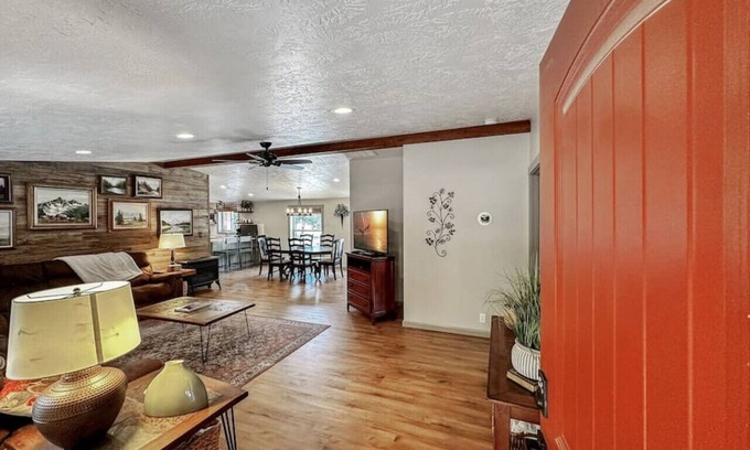 Cascade Apartment | Clear Creek Retreat .