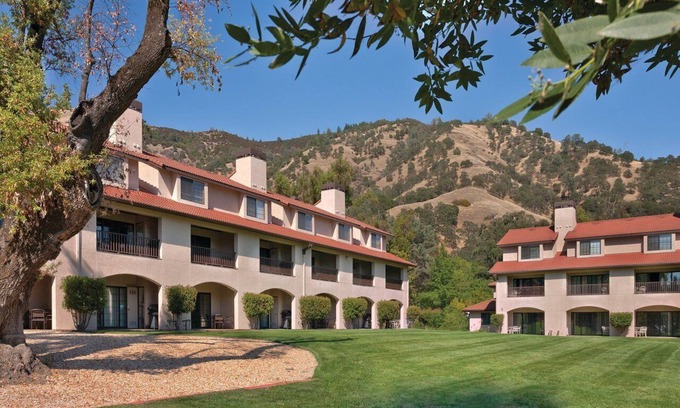 Nice Resort | Clearlake - Watersports by day, wine gems by night