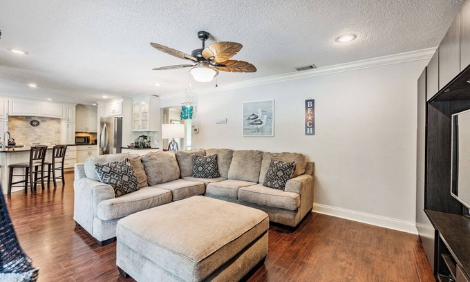 Forest Wood Estates House | Clearwater Pool Home - Family Friendly!