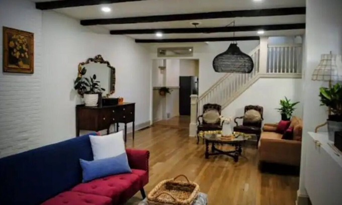 Detroit - Shoreway House | Cleveland Hideaway on Clifton