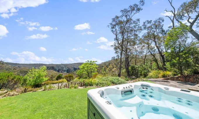 Katoomba House | Cliffnest House