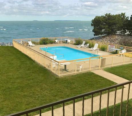 Port Clinton Hotel | Clinton Inn & Suites