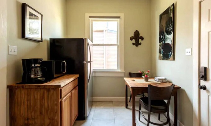 West Riverside House | 🔥CLOSE 2 UPTOWN+ZOO❤️ | SLEEPS 5 & PET FRIENDLY W/FEE