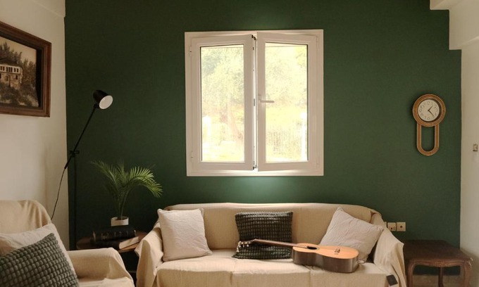 Nea Makri Villa | Close to Airport 5 Bedroom Villa by the Sea