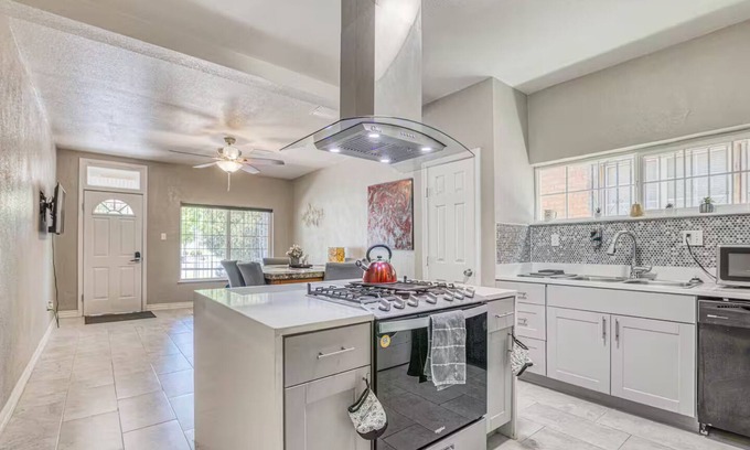 Downtown El Paso House | Close to All, Duplex A, Downtown, Comfortable,Safe