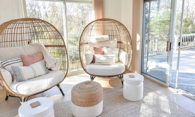 Dennis House | Close to Bayside Beaches & Spacious Deck!