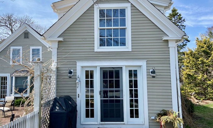 Harwich Port House | Close to beach, dining and downtown