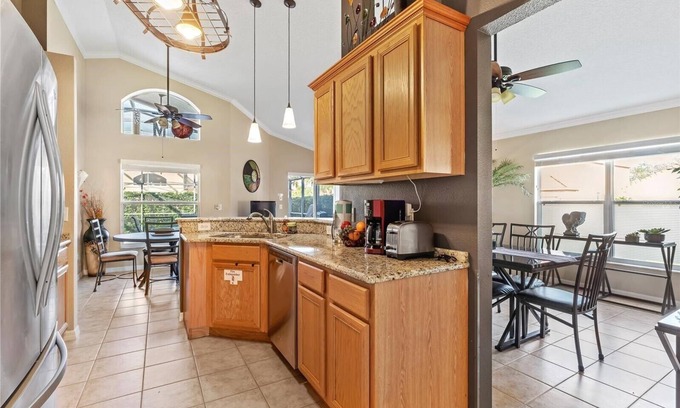 Davenport House | Close to Disney 4 Bedrooms private pool and spa gated security Resort of Solana