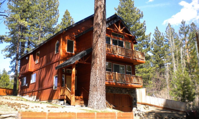Black Bart House | Close to Everything Upscale Tahoe Cabin Roomy Enough for the Whole Group