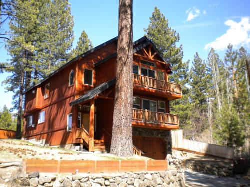 Black Bart House | Close To Everything Newly Built With Games Room
