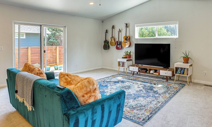Larkspur House | Close to Everything! Quiet Retreat in Bend
