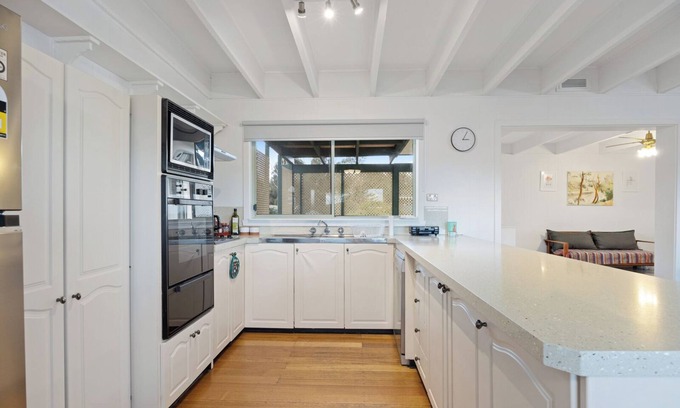 Sunset Strip House | Close to MotogpTrack, Smiths beach, comfortable holiday house for family of 6