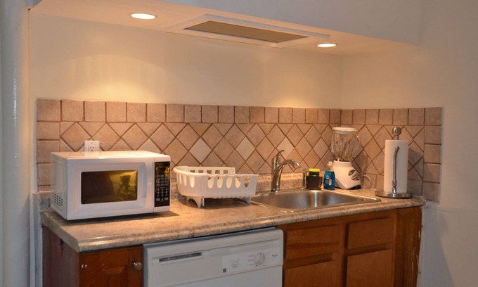The Heights Apartment | CLOSE TO NEW YORK CITY, 17 MIN. TO TIMES SQUARE. Free parking.