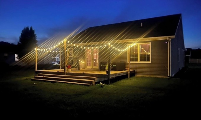 Elkhart House | CLOSE TO NOTRE DAME! Charming House, Quiet Neighborhood, under 30 mins from ND