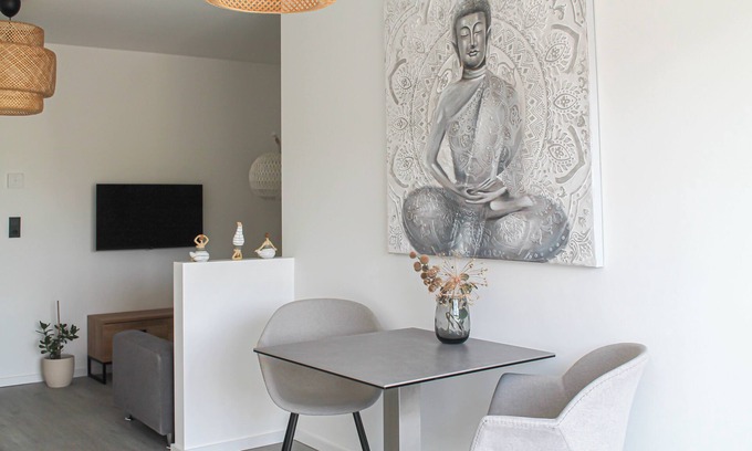 Koblenz Apartment | Close to the city center, with balcony, parking space and charging station