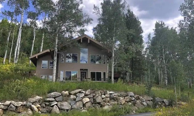 Steamboat Springs Cabin | Close to town cabin w/Hot Tub in Steamboat Springs