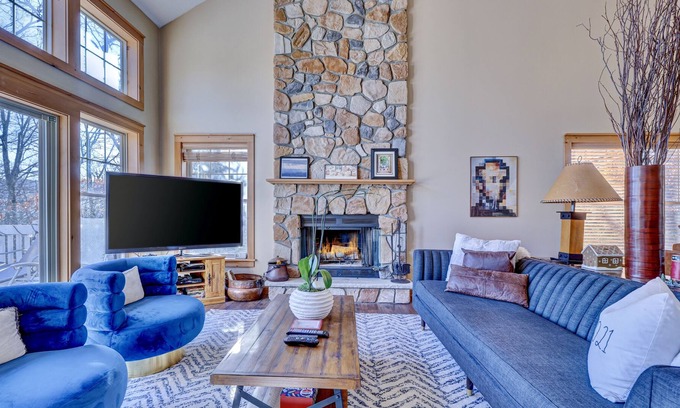 Tannersville Cottage | Close to Waterpark, Hiking, Game Room, Community Pool
