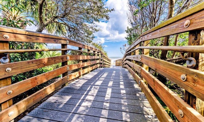 Palmetto Dunes House | CLOSEST OCEAN COVE VILLA TO THE BEACH - 3 MINUTES WALK PET FRIENDLY.