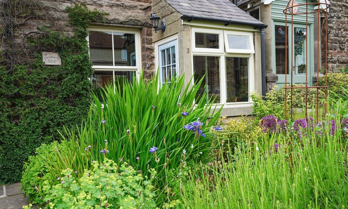 Birchover Cottage | CLOUDBERRY COTTAGE, family friendly, with open fire in Birchover