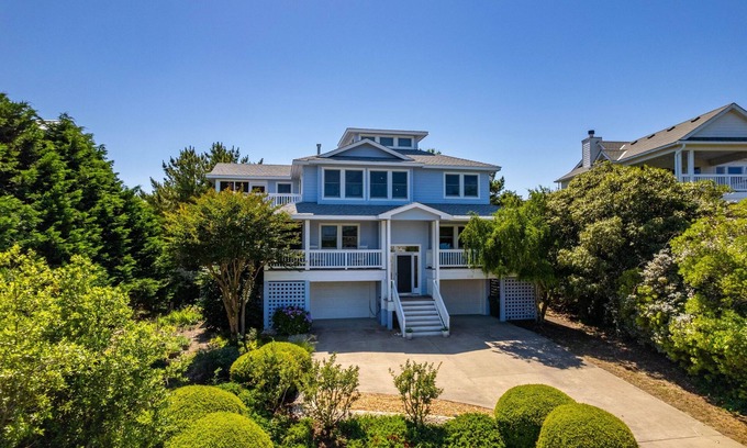 Duck House | Cloudbreak: Pet Friendly, Oceanside, Hot Tub, Community Amenities!