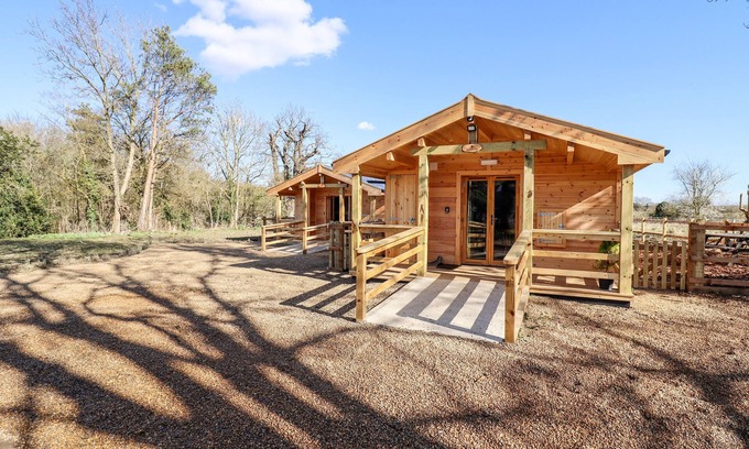 Theberton Cottage | CLOVER LODGE, pet friendly, with a garden in Leiston