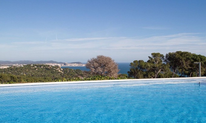 Castell-Platja d'Aro Apartment | Club Villamar - Modern apartment with 3 bedrooms and a pool, 1000 meters from the beach, located .