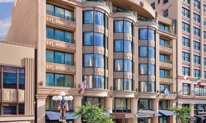 Gaslamp Quarter House | Club Wyndham Harbour Lights -1BD Sleep up to 4