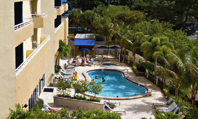 Pompano Beach Hotel | Club Wyndham Santa Barbara