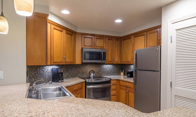 Palm Desert Villa | Coachella GETAWAY IN PALM DESERT AT A PREMIUM 2BR VILLA