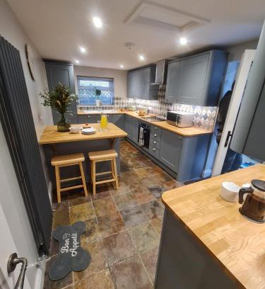 Ilkley House | Coachway Cottage