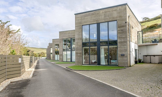 Challaborough House | Coast at Beachdown - a house that sleeps 9 guests in 4 bedrooms