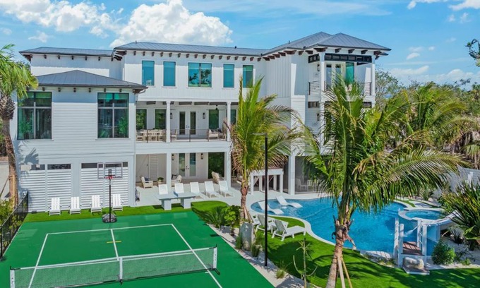 Siesta Key House | Coastal Canopy