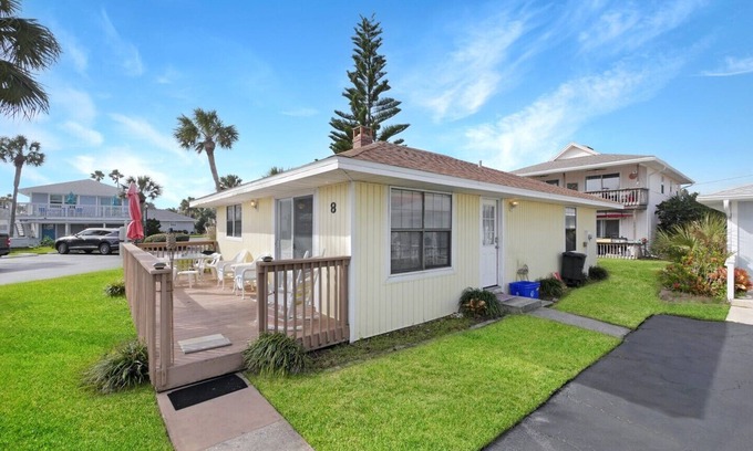 St. Augustine Beach Cottage | Coastal Charm Meets Comfort at Surf Crest Village Sea Turtle Cottage #8 – Pet