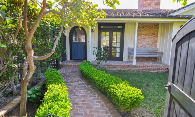 Diamond Crestview Cottage | Coastal Chic Cottage in Laguna Beach